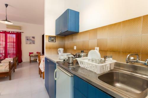 Holidays Studios & Apartments