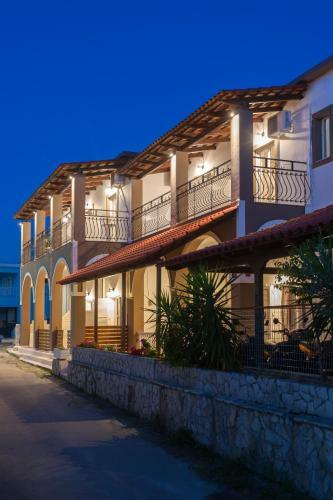 Holidays Studios & Apartments