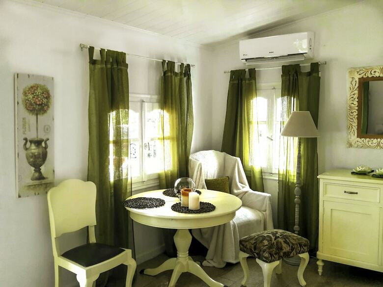 Pretty Sp�ti Holiday Home