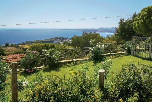 Lassi Villa Sleeps 6 Air Con Wifi