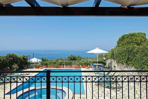 Lassi Villa Sleeps 6 Air Con Wifi