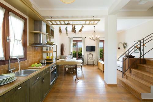 Villa Aeriko Homes Of Distinction