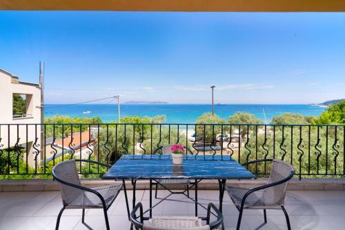 Kalliston Beach Apartments