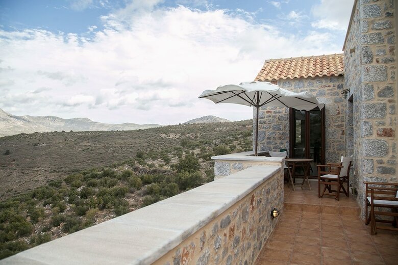Hostal Sofia Limeni View
