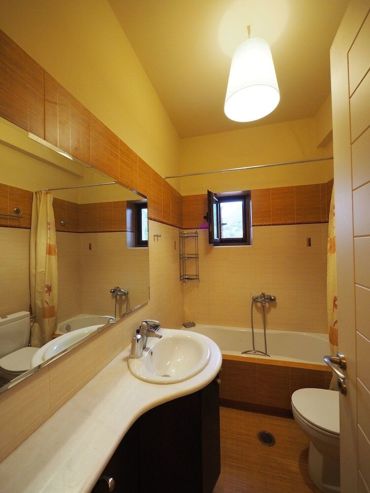 Hostal Sofia Limeni View