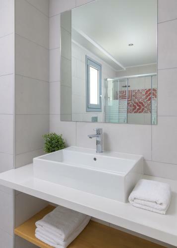 Villa Hermes With Pool & Jacuzzi In Lindos