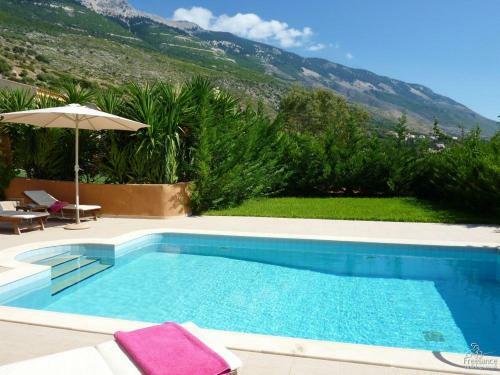 Lourdata Villa Sleeps 4