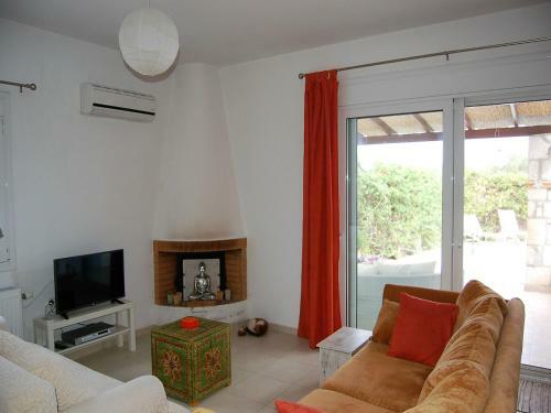 Beautiful Villa Near Sea In Loutra
