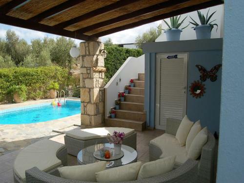 Beautiful Villa Near Sea In Loutra