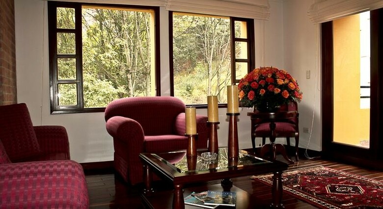 Hotel Emaus Bogot�