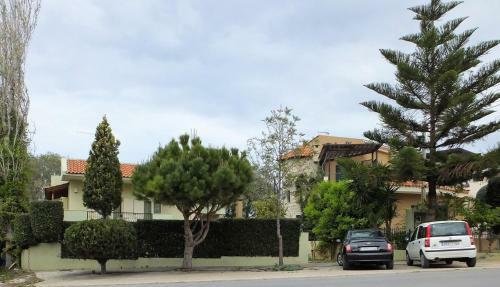 Garden Villa Near Sea