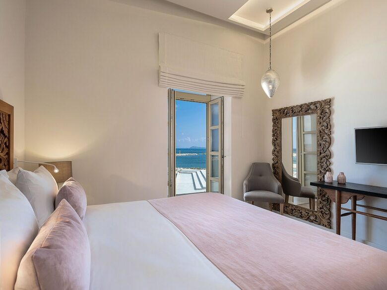 Avra Apartments Kolymbari Harbour