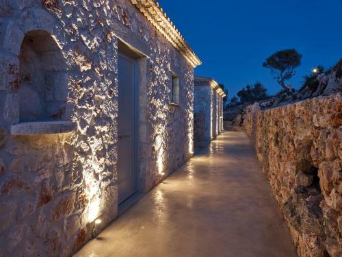 Villa Akron Luxury Suites