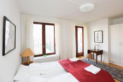 Bright, Spacious And Trendy Apartment In Cph