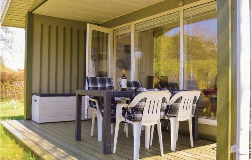 Two-bedroom Holiday Home In Melby