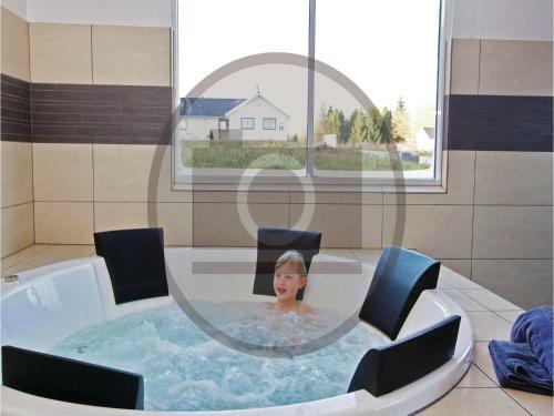 Nine-bedroom Holiday Home In Stege