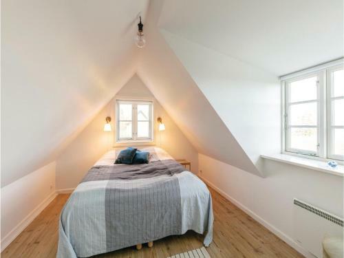 Three-bedroom Holiday Home In Svaneke