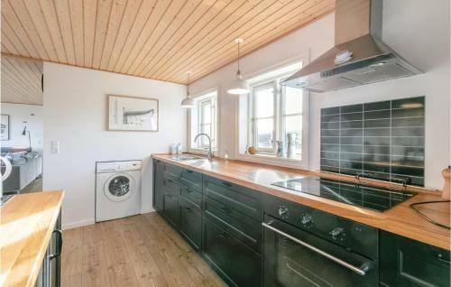 Three-bedroom Holiday Home In Svaneke