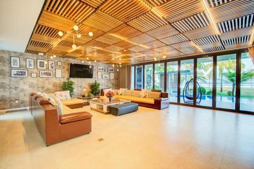 Villa Luxury Yatchs