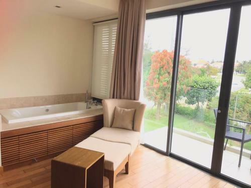 4 Bedroooms Villas