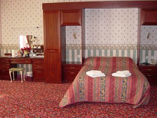 Hotel County