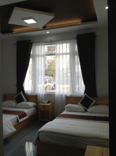 Mr Rot's Secret Hotel