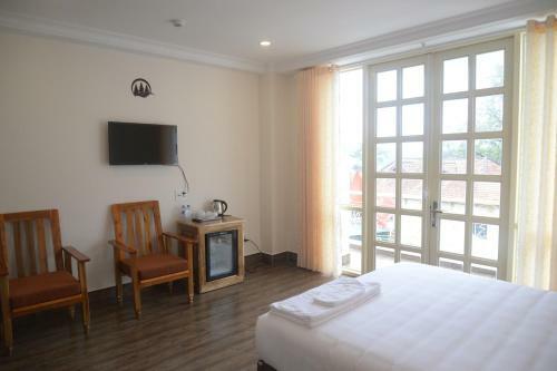 Lake View Hotel