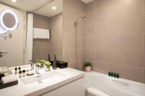 Apartamentos Somerset West Point Hanoi