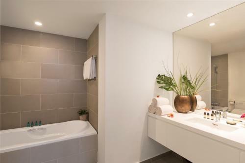 Apartamentos Somerset West Point Hanoi