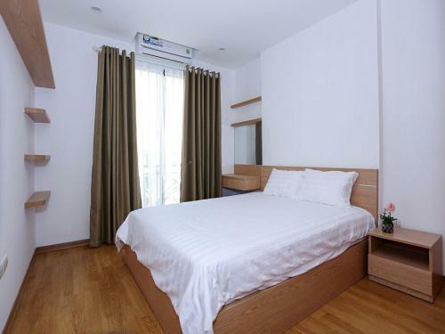 French Balcony Apartment De West Lake