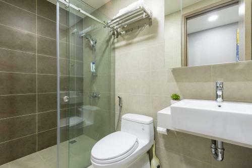 Awesome Cbd Luxury Apartment Icon56 Rooftop Pool