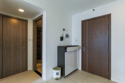 Awesome Cbd Luxury Apartment Icon56 Rooftop Pool