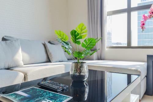 Awesome Cbd Luxury Apartment Icon56 Rooftop Pool
