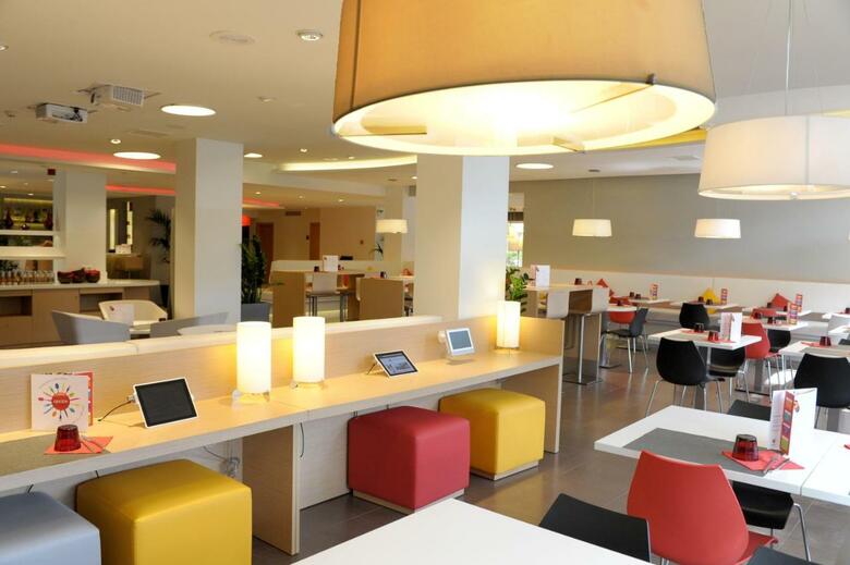 Hotel Ibis Barcelona Cornell�