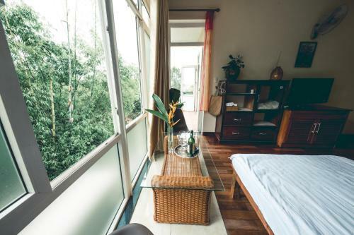 Bed & Breakfast Bach Ma Trekking Hillside Homestay