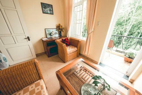 Bed & Breakfast Bach Ma Trekking Hillside Homestay