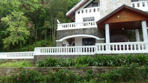 Bed & Breakfast Bach Ma Trekking Hillside Homestay