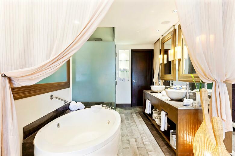 Hotel Secrets Vallarta Bay Resort & Spa