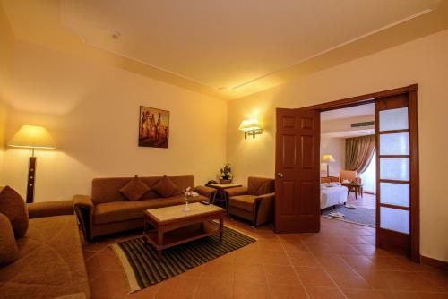 Hotel Sea Gardens Resort