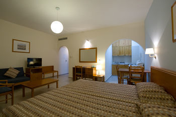 Kefalos - Damon Hotel Apartments