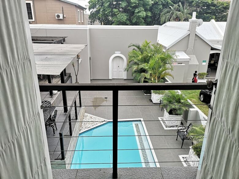 Hostal Bon Ami Guest House