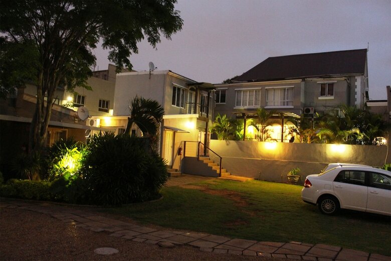 Hostal Bon Ami Guest House