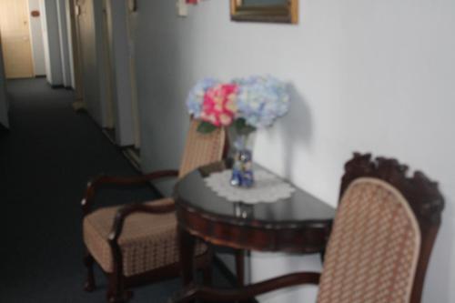 Parkview Hotel Room 711
