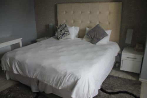 Parkview Hotel Room 711