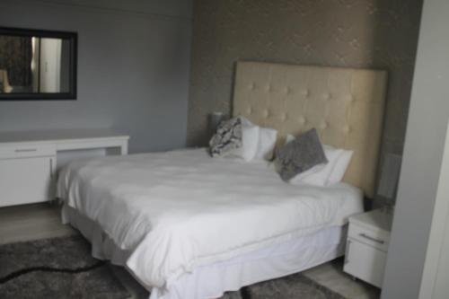 Parkview Hotel Room 711
