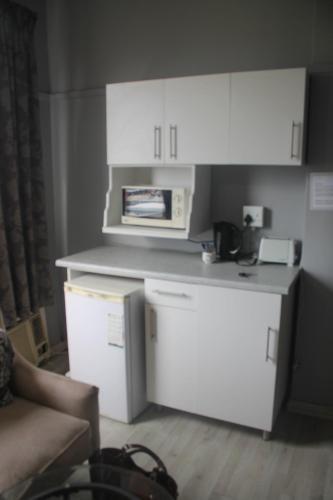 Parkview Hotel Room 711