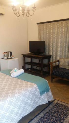 Hostal Edward Guesthouse