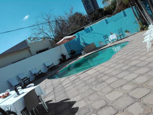 Hostal Edward Guesthouse