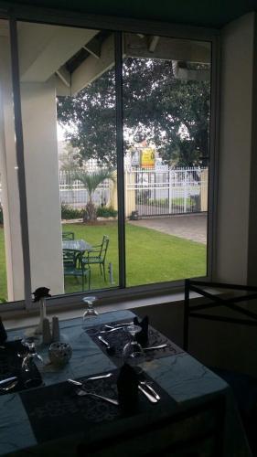 Hostal Edward Guesthouse