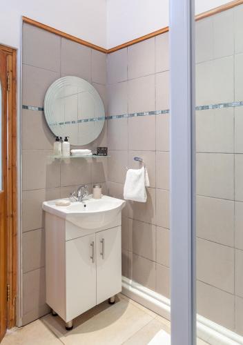 Hostal 11 Worcester-on-durban Guest House